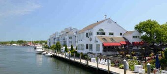 A Luxurious Retreat in Mystic Ct