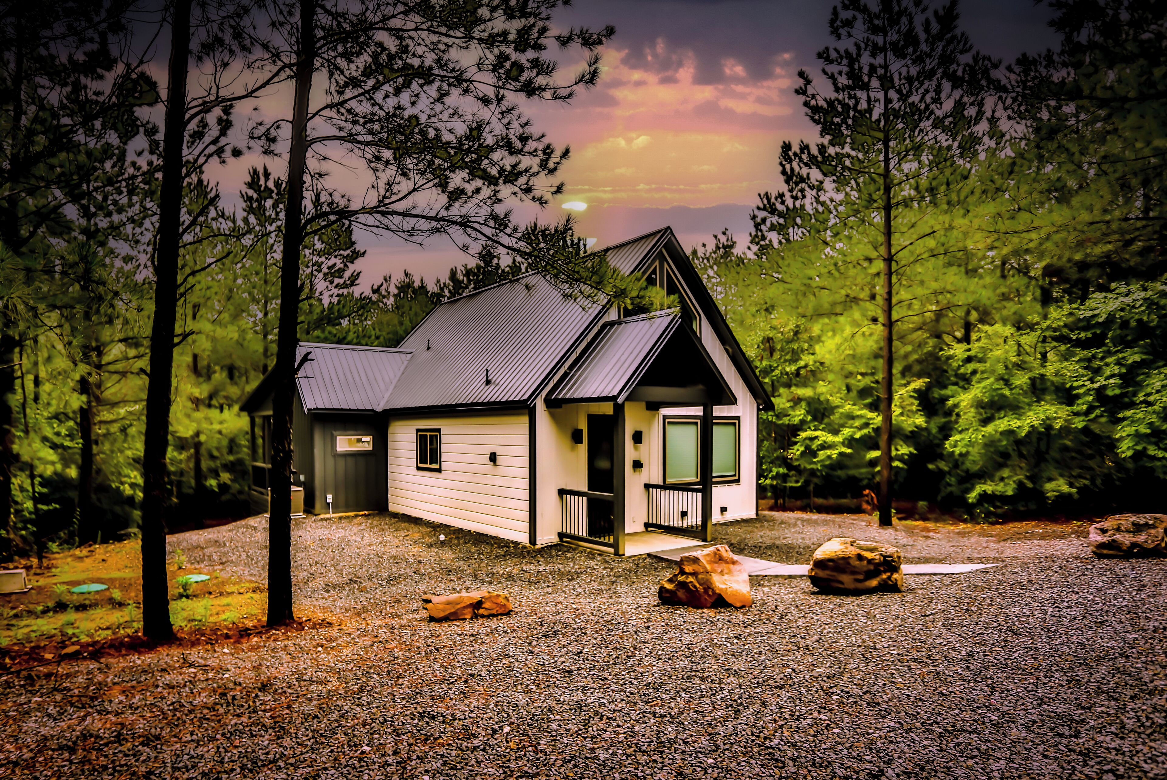 Cozy Rustic Retreat in the Heart of Broken Bow - Your Perfect Nature Getaway!