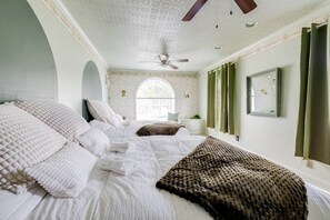 5 bedrooms, WiFi, bed sheets