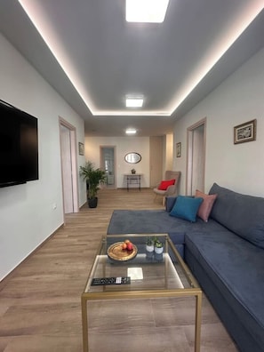 Smart TV - A+ Lux, Athens center, Syntagma! Work or play. (Athina)