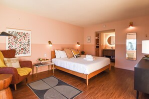 1 bedroom, desk, free WiFi, bed sheets