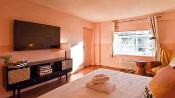 1 chambre, bureau, accès au Wi-Fi (inclus), literie fournie