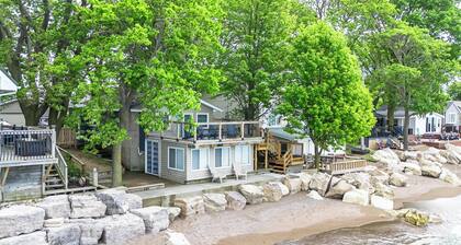 2 BR Point Pelee Lakehouse | Hot Tub and Beach