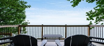 2 BR Point Pelee Lakehouse | Hot Tub and Beach