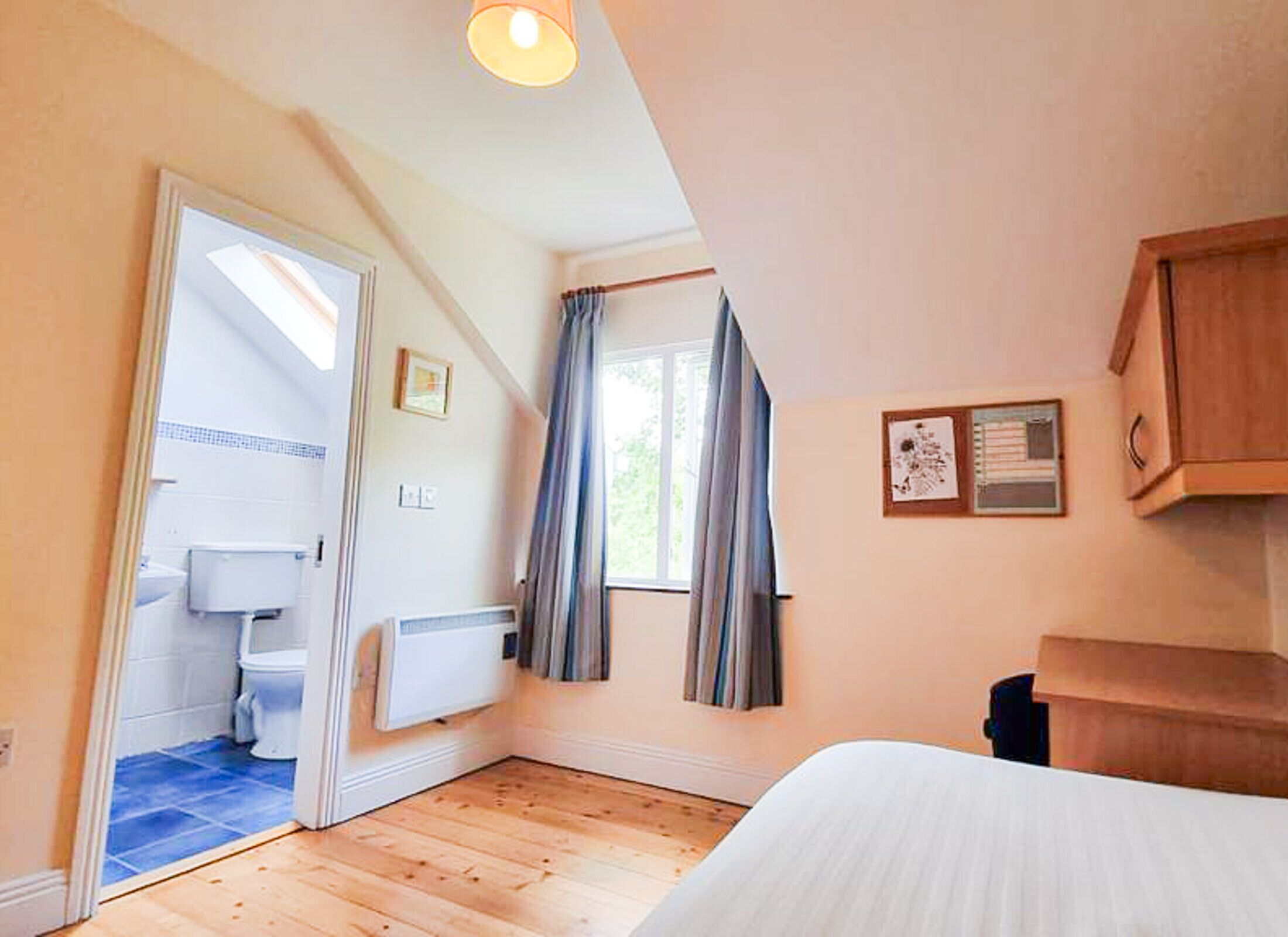 4 bedrooms, free cots/infant beds, bed sheets