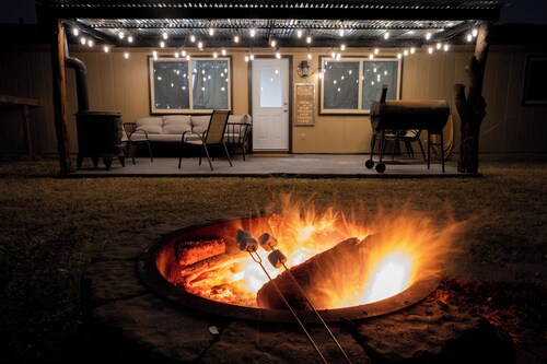 ArtLens Casa-Billiards-Campfire-WD-WIFI-Playset-TVs-Bluetooth Surround Sound