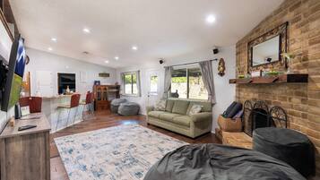 TV connectée, lecteur de DVD, vidéothÚque, chaßne hi-fi