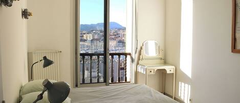 2 Schlafzimmer, Schreibtisch, Bügeleisen/Bügelbrett, kostenloses WLAN