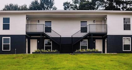 Cozy 1-bedroom apartment in charming Enterprise with WiFi, AC