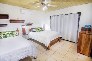 2 bedrooms, WiFi - Hugitos House/ Costa Rica (Mirador)