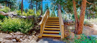 Cozy condo with pool/hot tub access, modern amenities, and WiFi