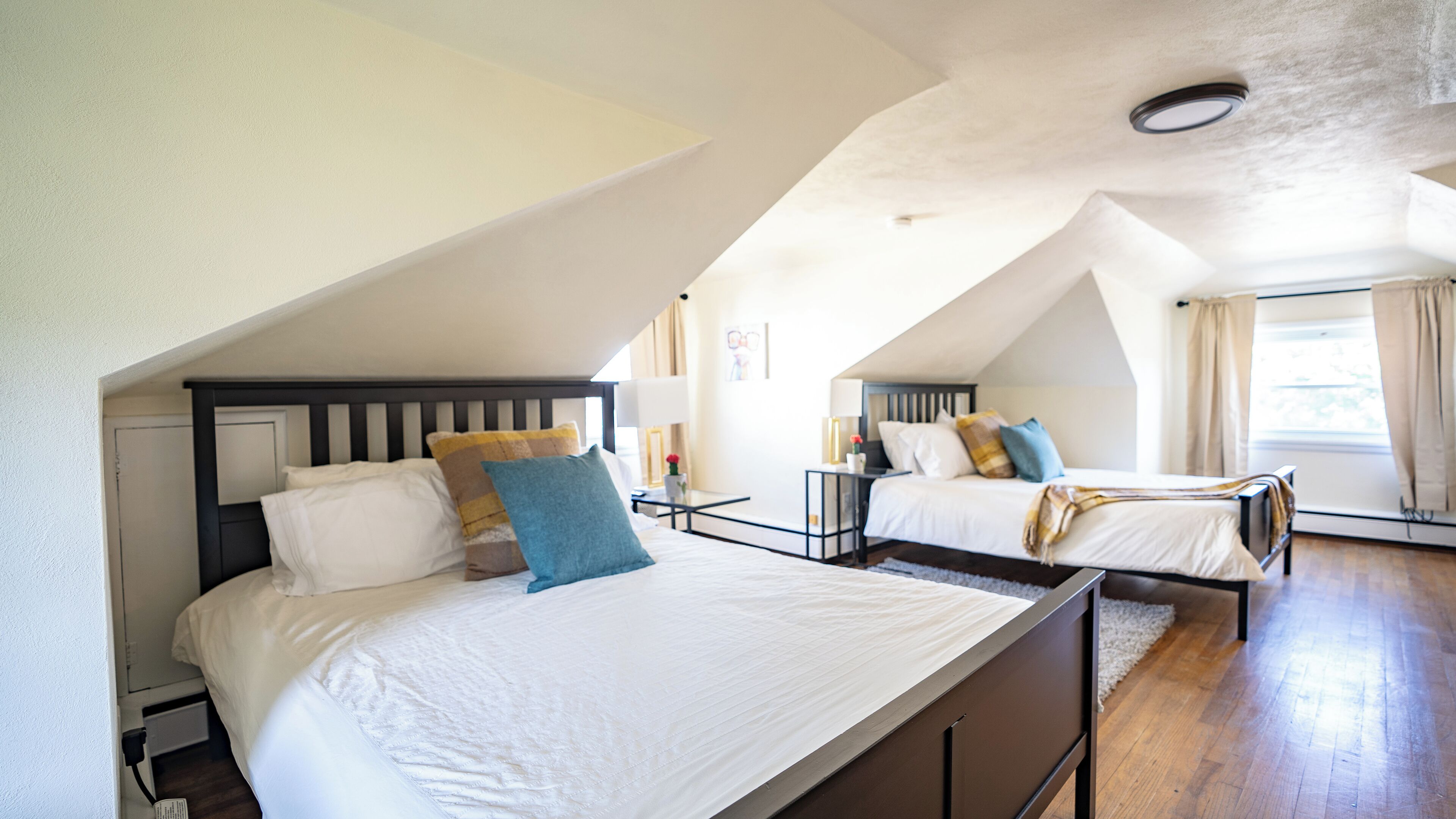 4 makuuhuonetta, silitysrauta/-lauta, Wi-Fi, vuodevaatteet