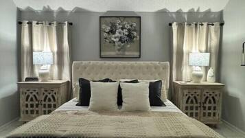 4 bedrooms, iron/ironing board, WiFi, bed sheets