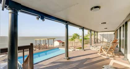 Spacious 5-bedroom house with a Bayfront view in Corpus Christi
