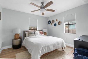 2 bedrooms, iron/ironing board, travel cot, WiFi - Sunset Bungalows - Big Blue 2 bedrooms - WiFi, Pool AC in enchanting Clearwater (Clearwater)