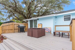 Terrace/patio - Sunset Bungalows - Big Blue: Heated Pool, Fenced, near Beach and DT (Clearwater)