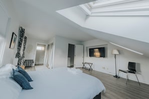 2 chambres, fer et planche à repasser, Wi-Fi, draps fournis