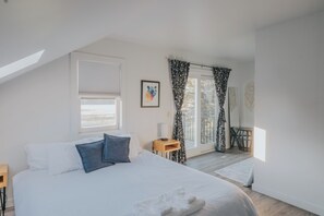 2 室のベッドルーム、アイロン / アイロン台、WiFi、ベッドシーツ