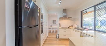 4BR Sweet Home Spingfield