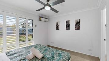 4 bedrooms, iron/ironing board, travel cot, WiFi