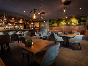 Chalet | Dining