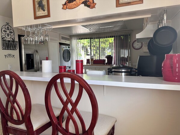 Interior - Golf and Pickle Ball Lovers Delight in this sunny Golf Course Palm Springs Condo (Palm Springs)