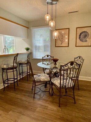 Dining - Spacious condo on Jack Nicklaus Signature Golf Course overlooking 10th Tee Box. (Pawleys Island)