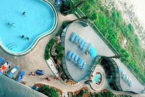 A heated pool - Three Little Birds PCB one bedroom w/balcony: perfect for your next beach trip! (Panama City Beach)