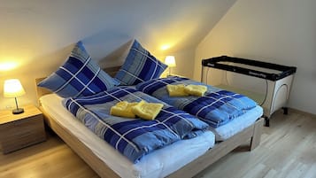 2 chambres, coffres-forts dans les chambres, fer et planche Ă repasser