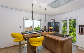 Dining - Stunning apartment in Rukavac with WiFi (Rukavac)