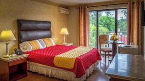 Down comforters, in-room safe, individually furnished, laptop workspace - HOTEL LOS CEIBOS (Tarija)