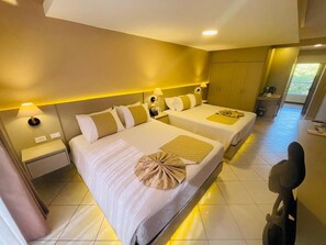 Luxury Double Room | Down comforters, in-room safe, individually furnished, laptop workspace - HOTEL LOS CEIBOS (Tarija)