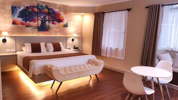 Down comforters, in-room safe, blackout drapes, free WiFi