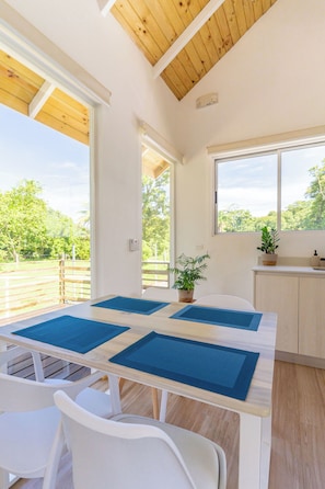 Villa Design, en bord de plage | Vue de la chambre