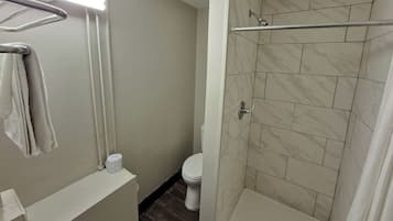 Room, 2 Queen Beds, Non Smoking | Bathroom