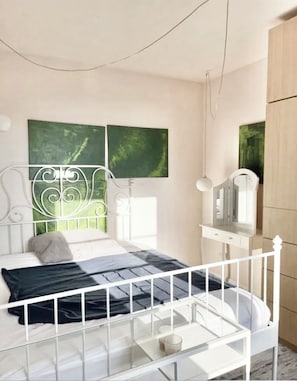 1 室のベッドルーム、アイロン / アイロン台、ベッドシーツ