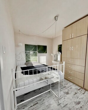 1 bedroom, iron/ironing board, bed sheets