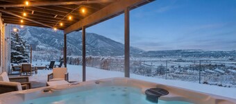 Hot Tub ~ FirePit ~ Scenic Views ~ Skiing ~ Lagoon