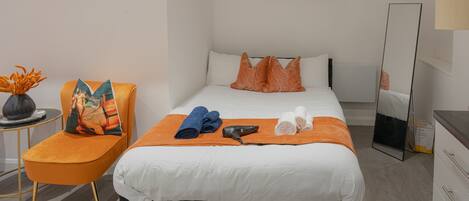 Studio | 1 bedroom, iron/ironing board, free WiFi, bed sheets