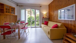 2 bedrooms - Rododendro Rosso in Ispra (Ispra)