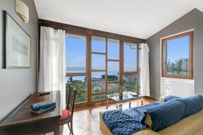 Villa | 3 bedrooms - Villa la Quercia Hilly Area With Lake vi (Toscolano Maderno)