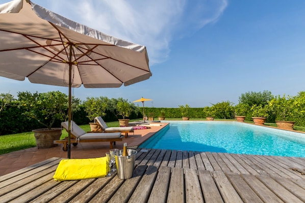 4 bedrooms - Villa Pallina With Pool (Massarosa)