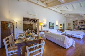 Apartment | 4 bedrooms - Villa Faccioli Deodara With Shared Pool (Colognola ai Colli)