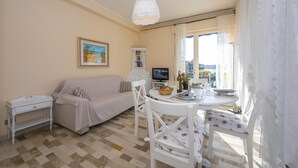 Apartment - Rossella Lake View in Salo (Salò)