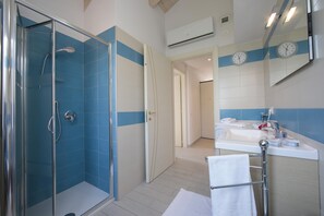 2 bedrooms - Silver Lake Apartment (Angera)