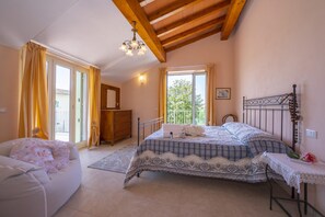 Villa | 4 bedrooms - Villa Clara few km From the sea (Pietrasanta)