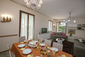 บ้านพัก | 6 ห้องนอน