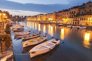 Apartment | 1 bedroom - Yellow Apartment Desenzano With Smart TV (Desenzano del Garda)