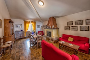 Villa | 6 bedrooms - Villa Querceto With Pool e Tennis Private (Loro Ciuffenna)