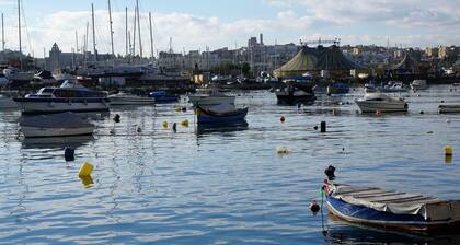 The Strand - Apartment By The Sea Sliema